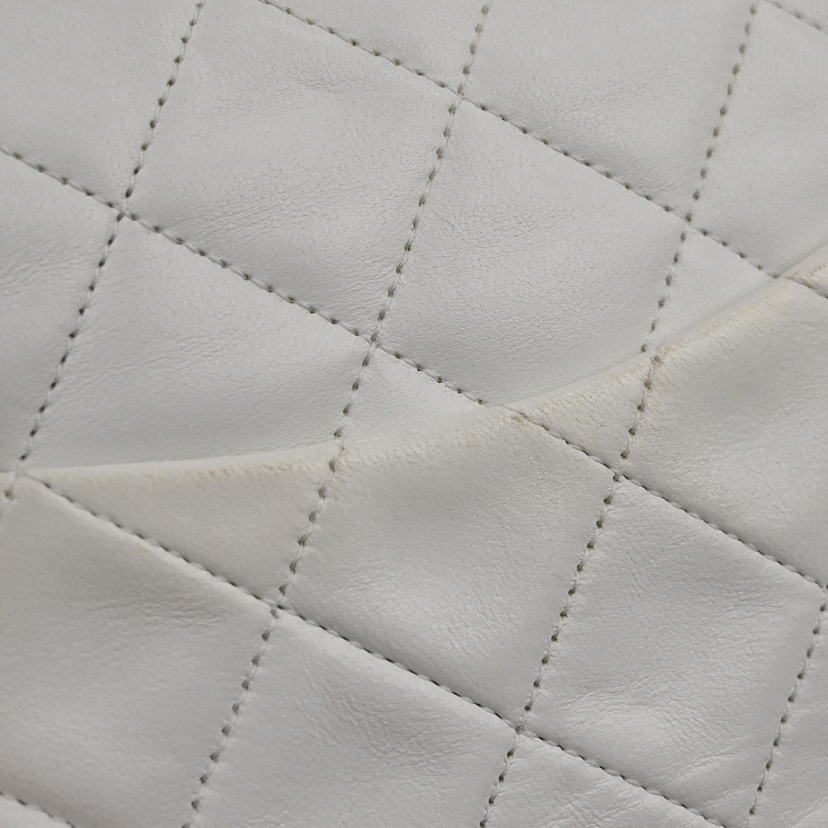 Chanel Classic Double Flap Quilted Lambskin White Leather Handbag (Pre-Owned)