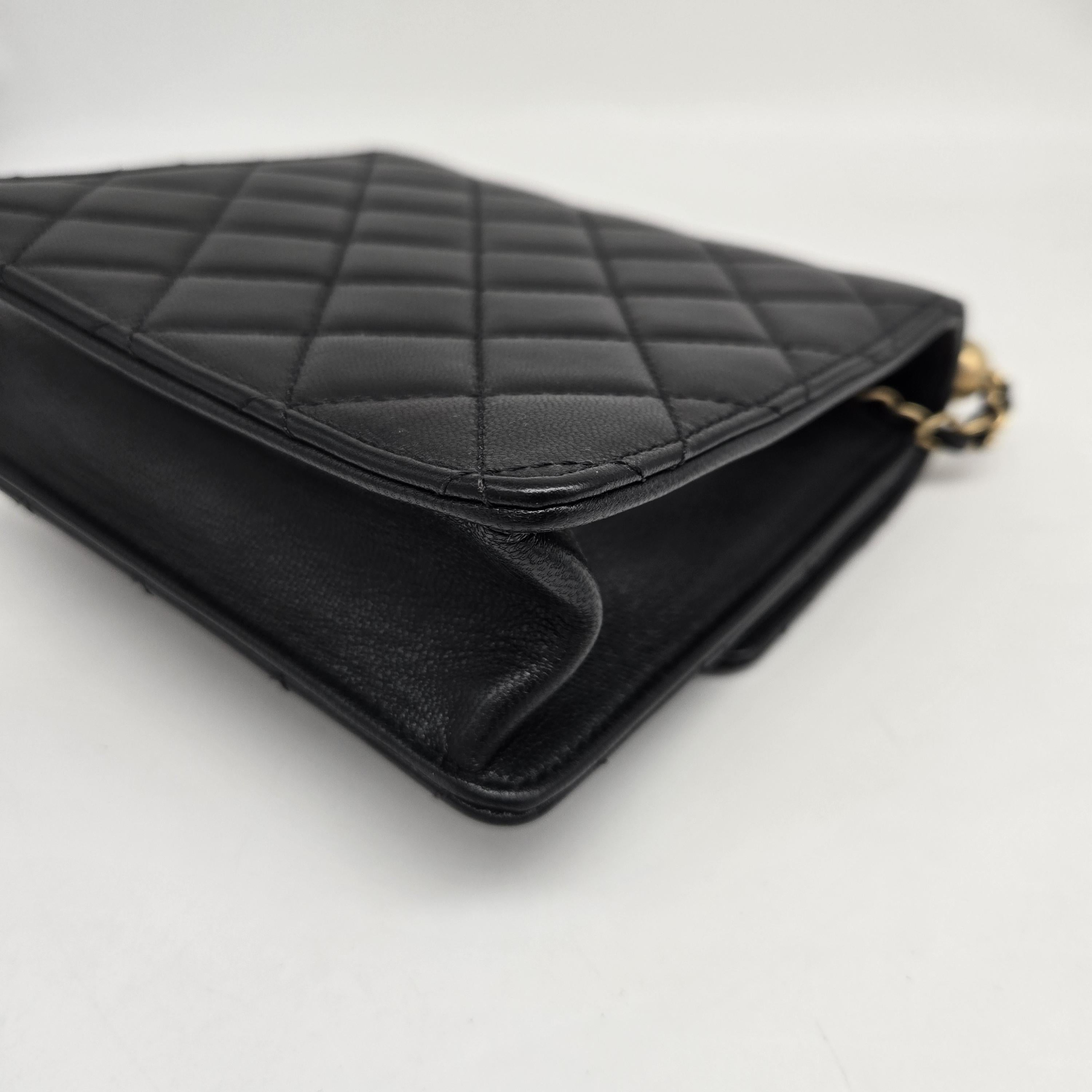 Chanel Chic Pearls Flap Clutch With Chain Quilted Lambskin Black Leather Crossbody Bag Bag (Pre-Owned)