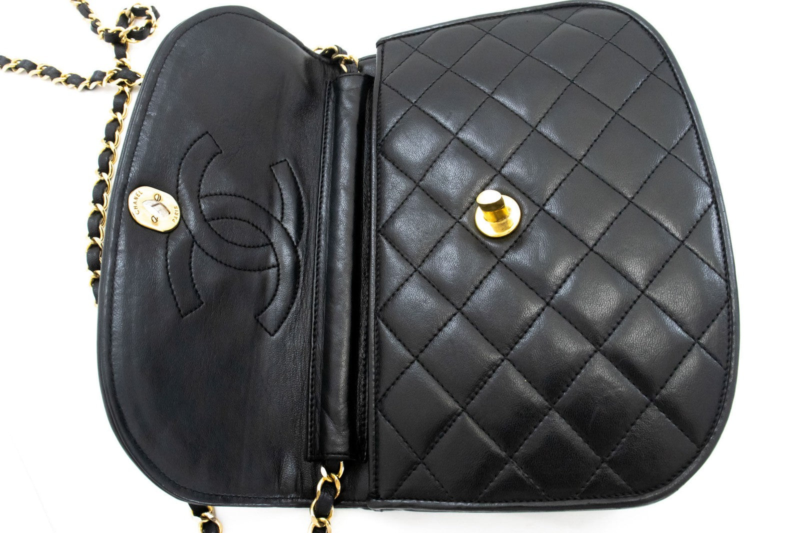 Chanel Vintage Round Flap Quilted Lambskin Black Leather Shoulder Bag Bag (Pre-Owned)