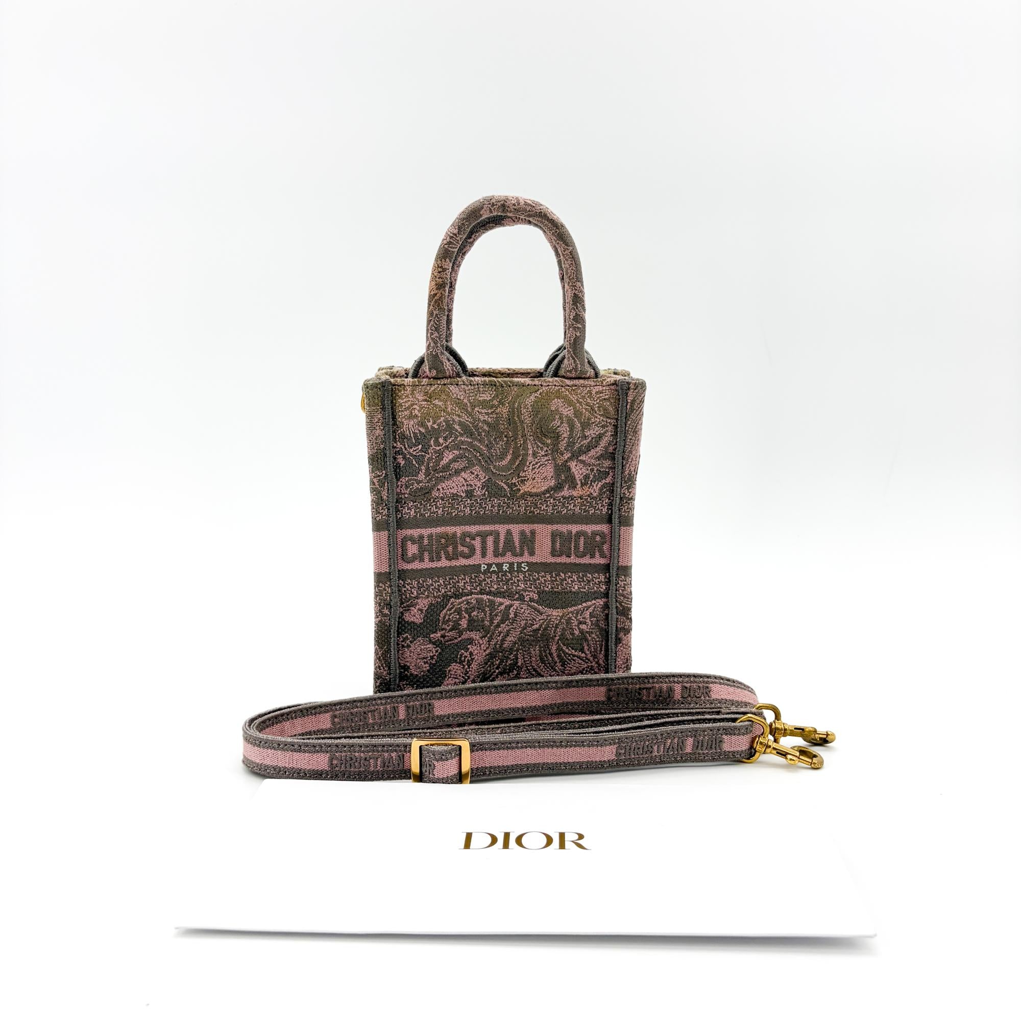 Christian Dior Book Embroidered Canvas Pink Canvas Tote Bag Bag (Pre-Owned)