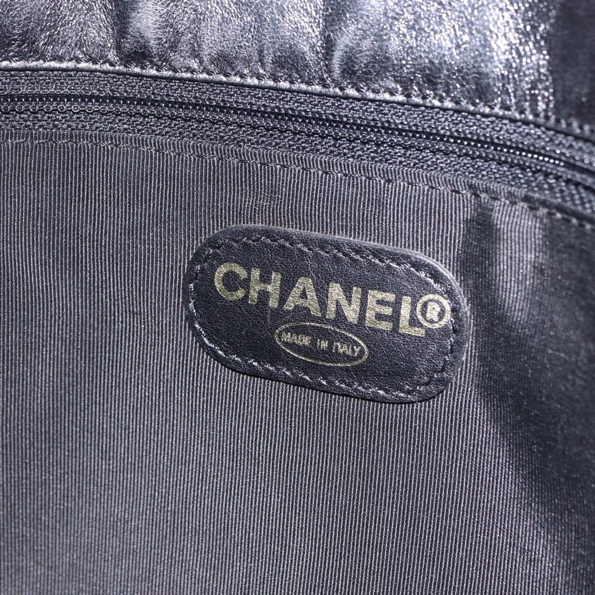 Chanel Vintage Logo Flap Messenger Leather Blue Leather Handbag (Pre-Owned)