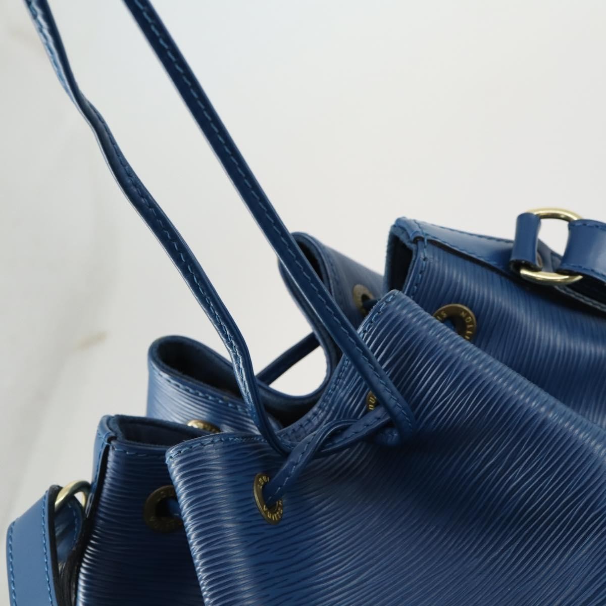 Louis Vuitton Petit Noe Epi Leather Blue Leather Shoulder Bag Bag (Pre-Owned)