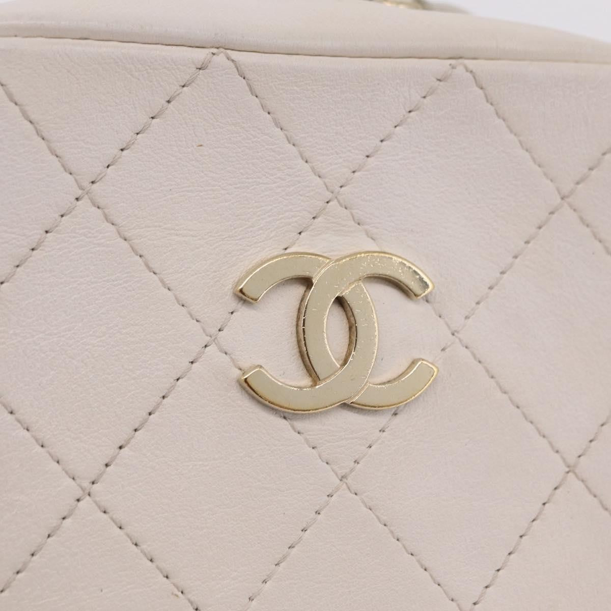 Chanel Zip Around Phone Case With Chain Quilted Lambskin White Leather Crossbody Bag Bag (Pre-Owned)