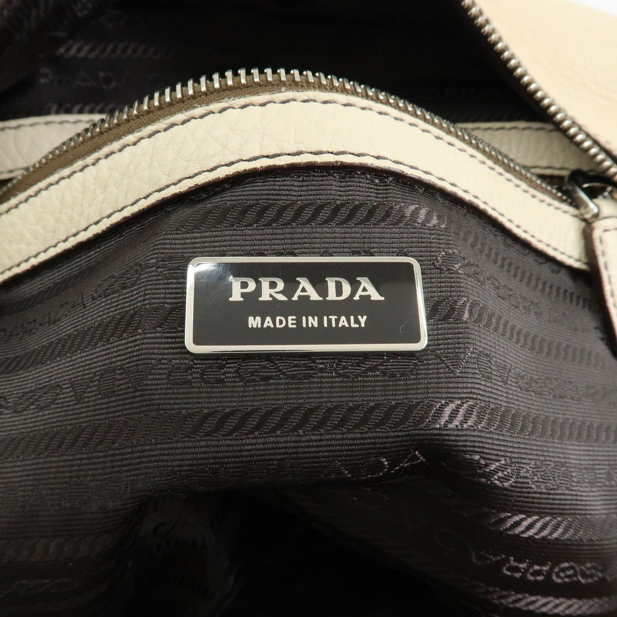 Prada Embossed Logo Bauletto Vitello Daino Beige Leather Handbag (Pre-Owned)