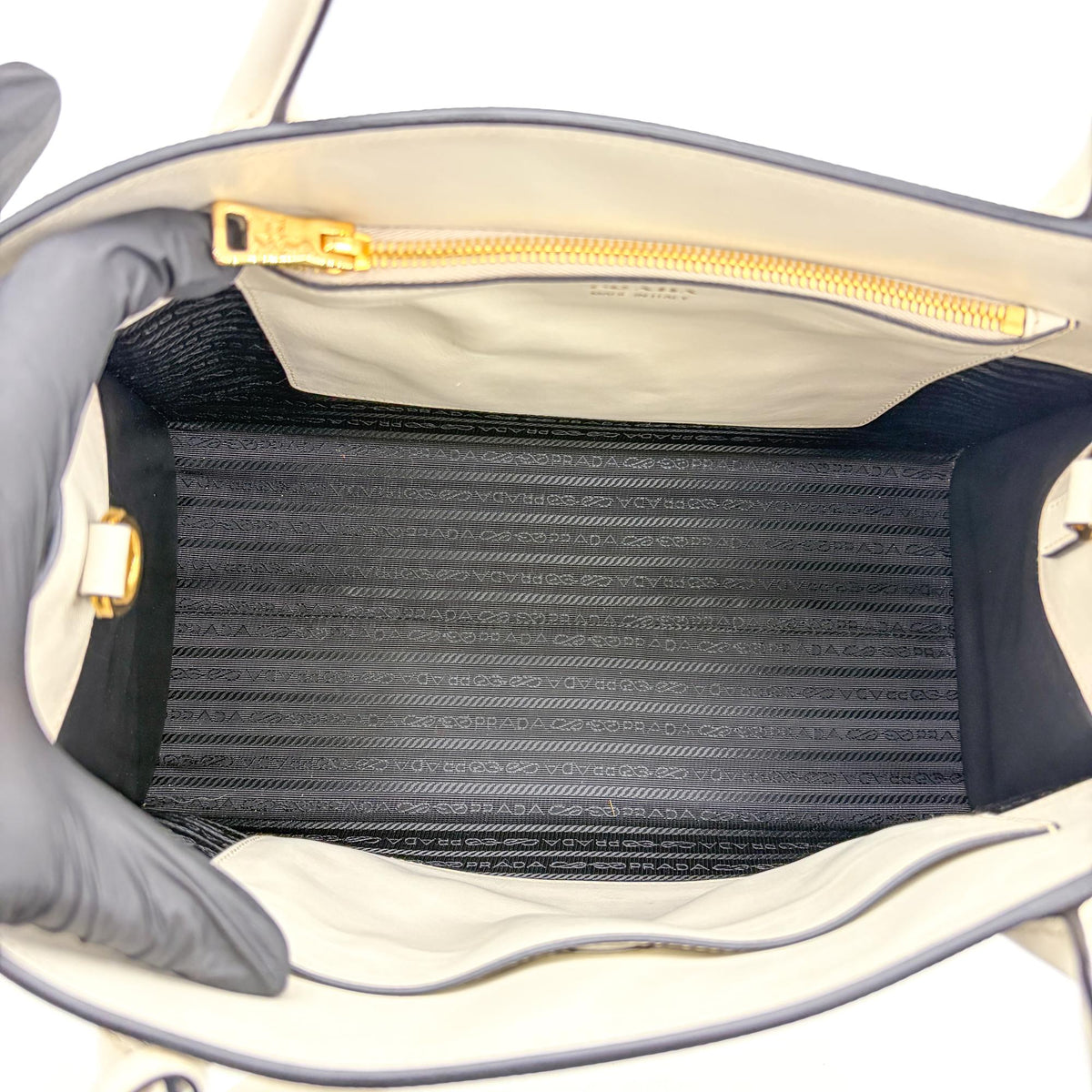 Prada Monochrome Saffiano With City Calf White Leather Tote Bag Bag (Pre-Owned)