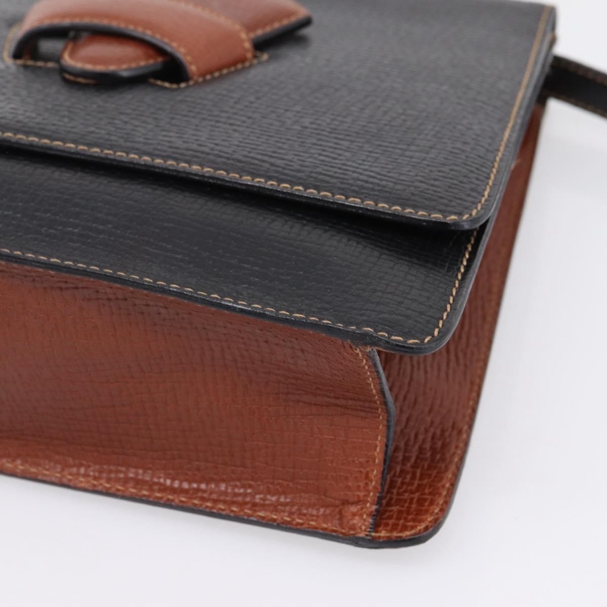 Loewe Barcelona Leather Black Leather Shoulder Bag Bag (Pre-Owned)