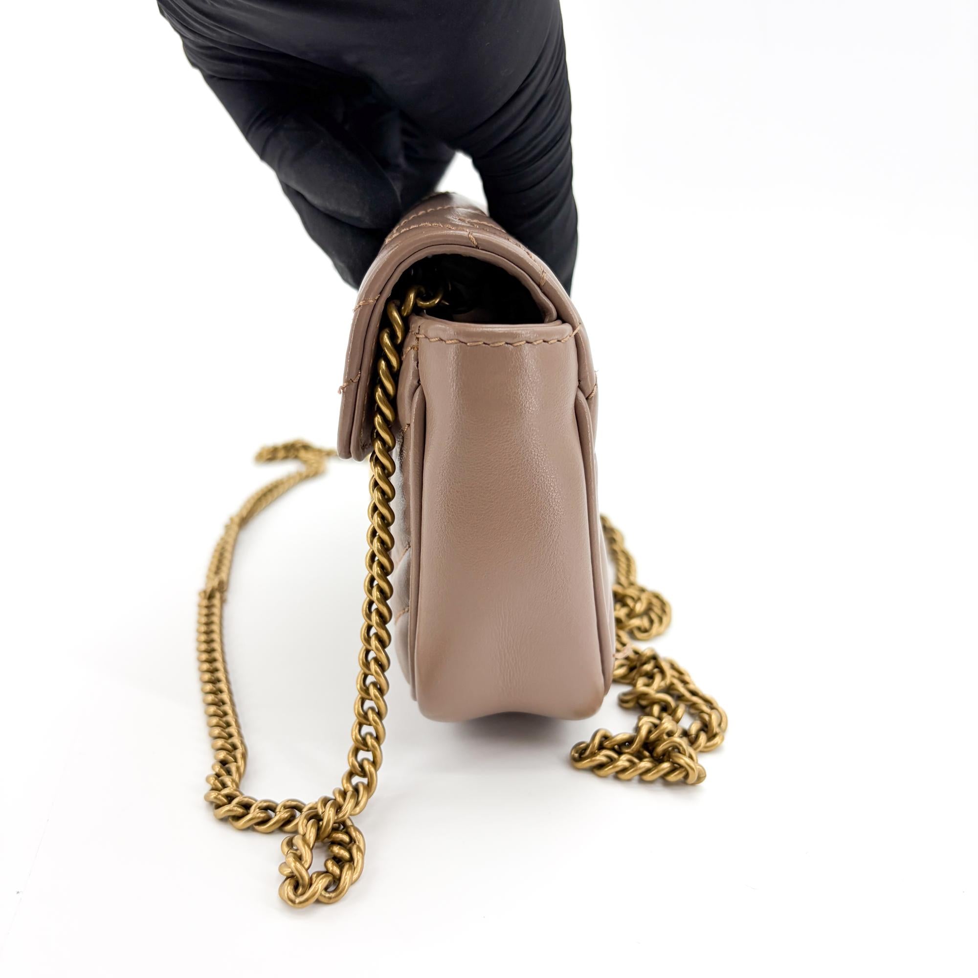 Gucci Gg Marmont Flap Chevron Leather Beige Leather Shoulder Bag Bag (Pre-Owned)