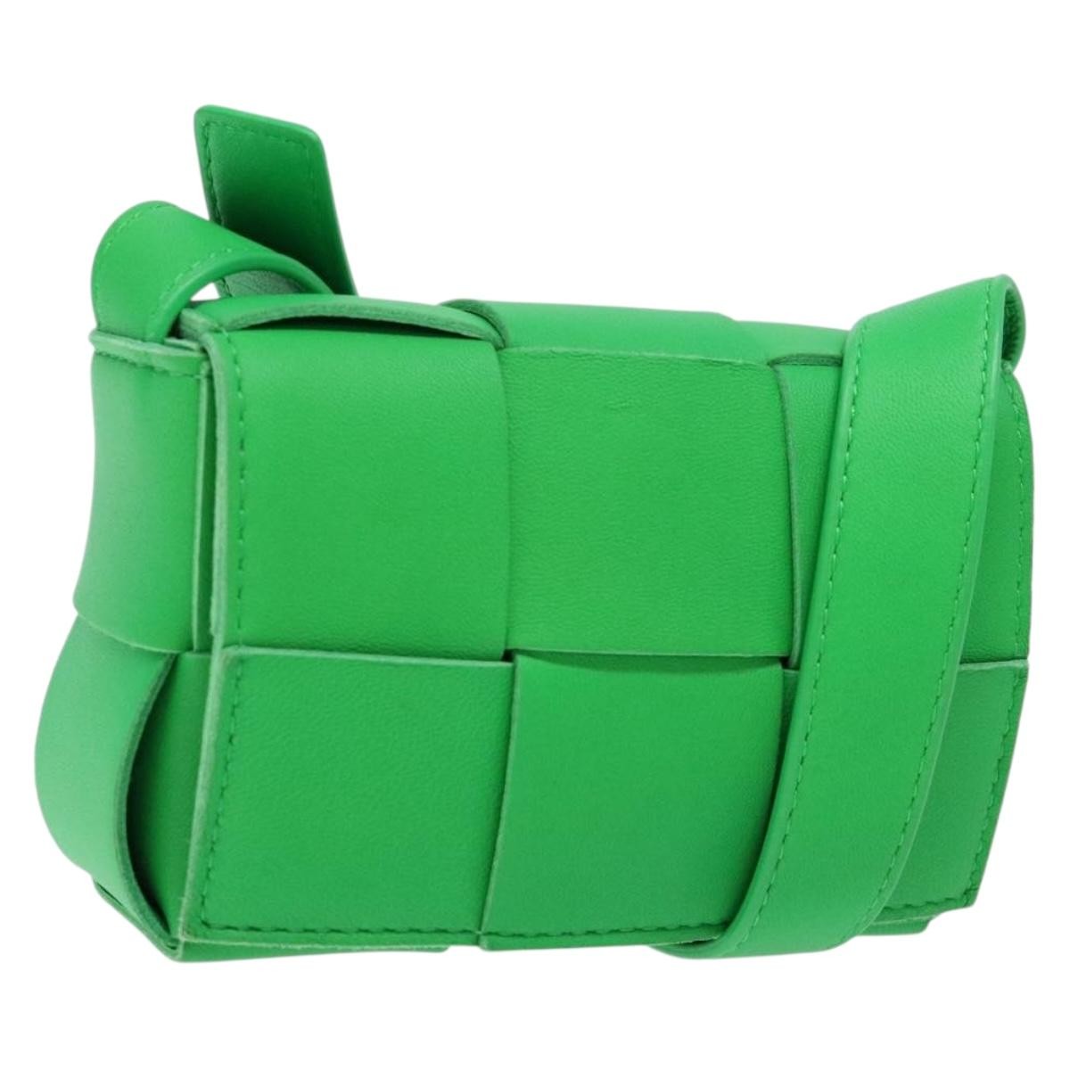 Bottega Veneta Cassette Maxi Intrecciato Leather Green Leather Crossbody Bag Bag (Pre-Owned)