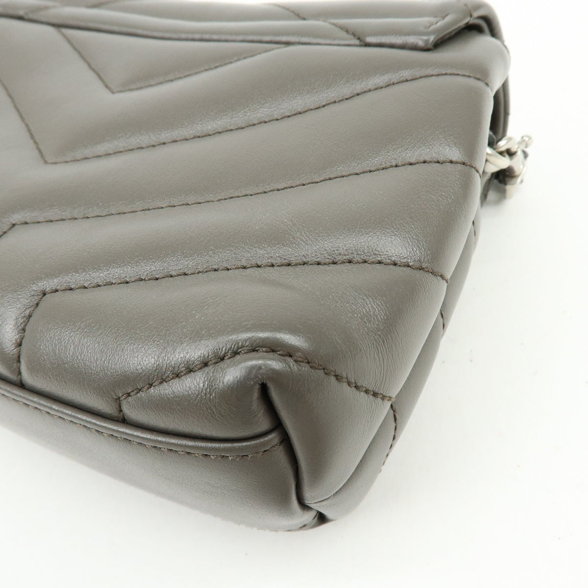 Saint Laurent Loulou Matelasse Chevron Leather Gray Leather Shoulder Bag Bag (Pre-Owned)