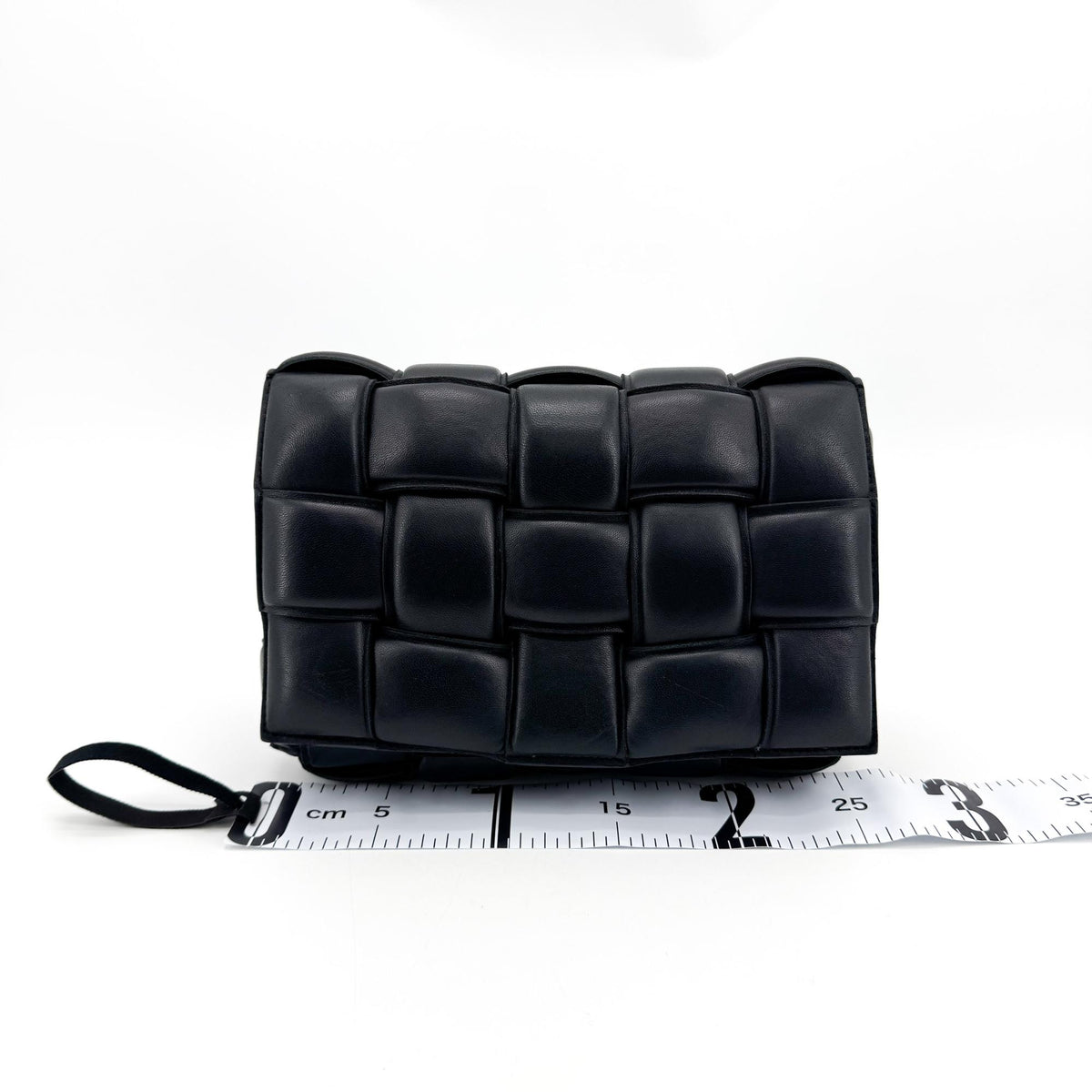 Bottega Veneta Cassette Padded Maxi Intrecciato Leather Black Leather Crossbody Bag Bag (Pre-Owned)