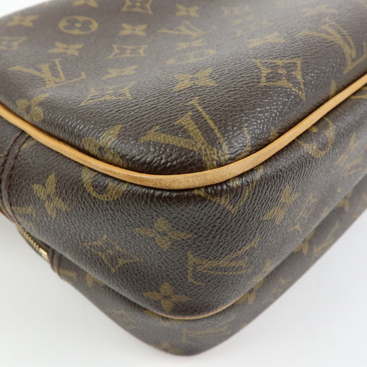 Louis Vuitton Reporter Monogram Canvas Brown Canvas Shoulder Bag Bag (Pre-Owned)