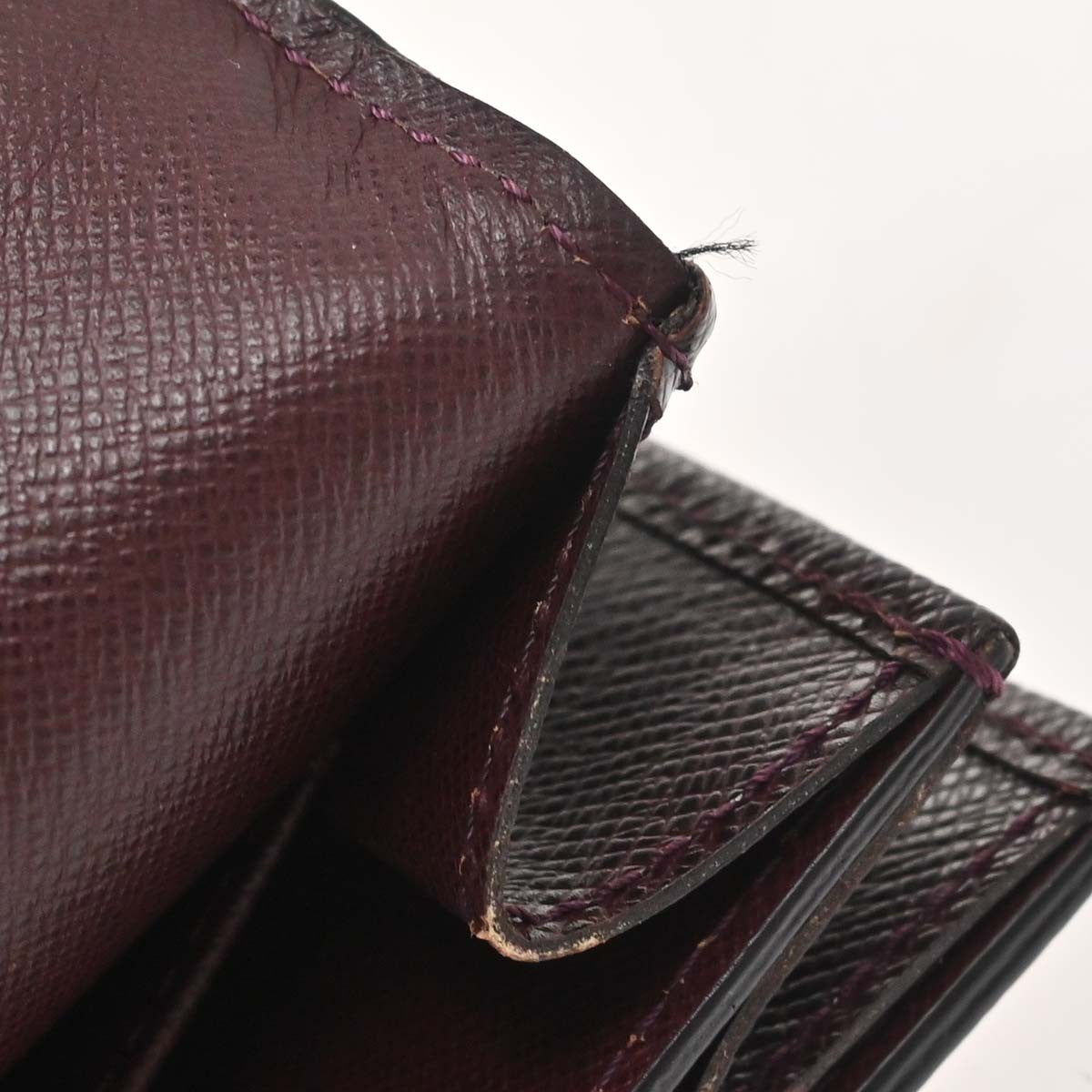 Louis Vuitton Serviette Moskova Taiga Leather Purple Leather Briefcase Bag (Pre-Owned)