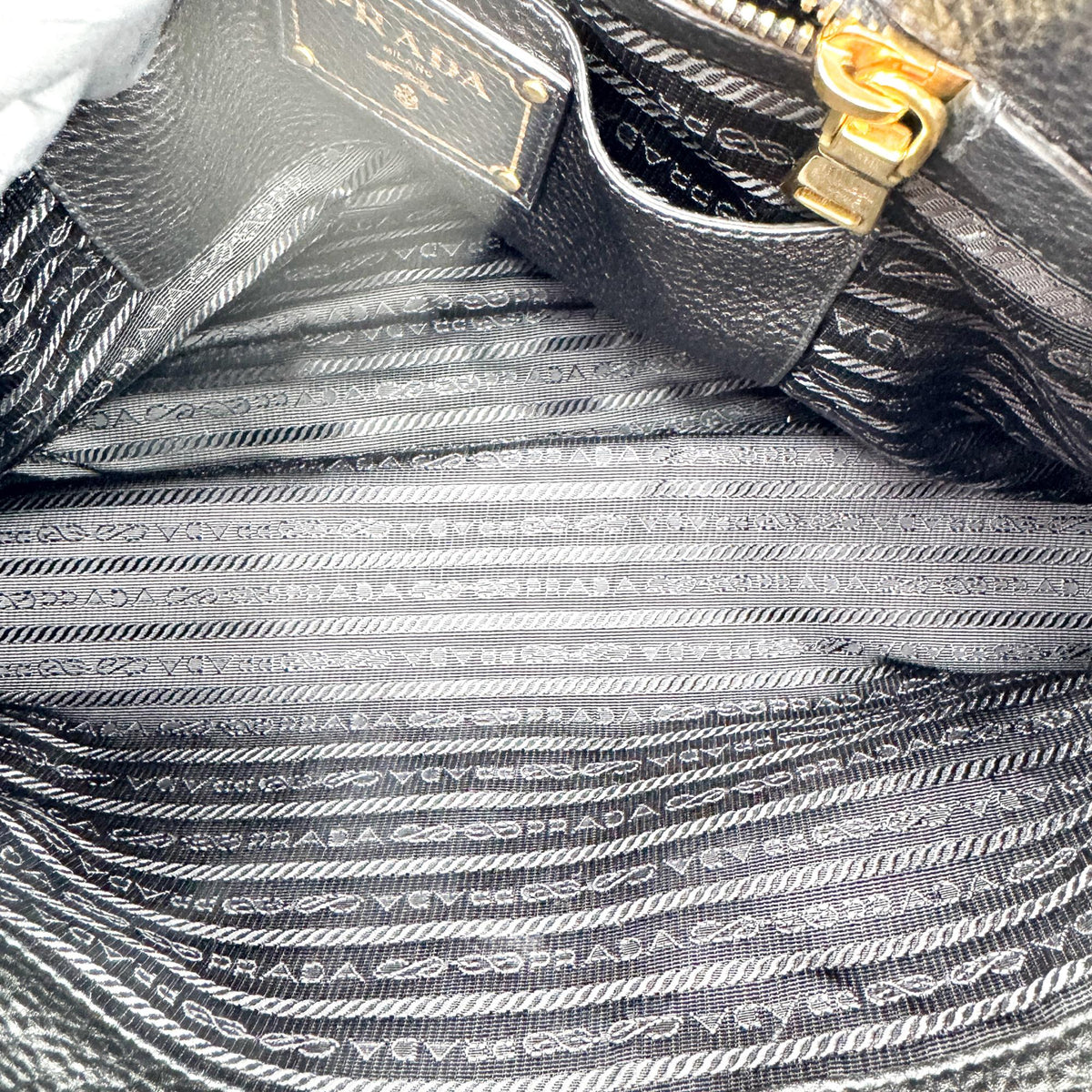 Prada Convertible Top Handle Satchel Vitello Daino Black Calfskin Handbag (Pre-Owned)