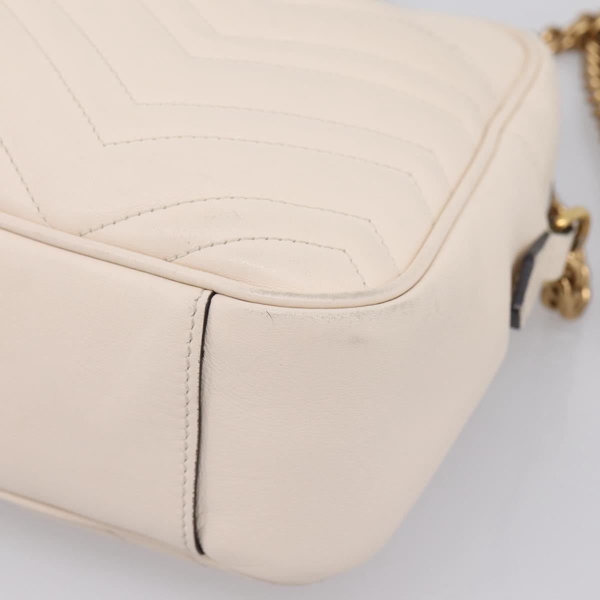 Gucci Gg Marmont Multi-Use Matelasse Leather White Leather Handbag (Pre-Owned)