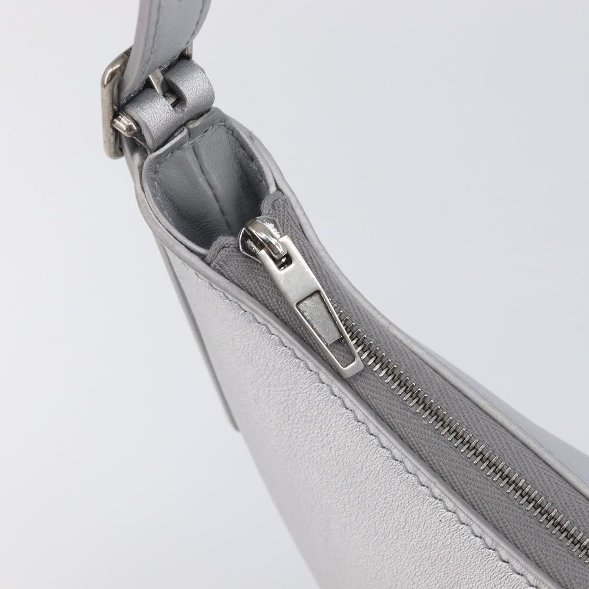 Balenciaga Mary Kate Sling Leather Silver Leather Handbag (Pre-Owned)