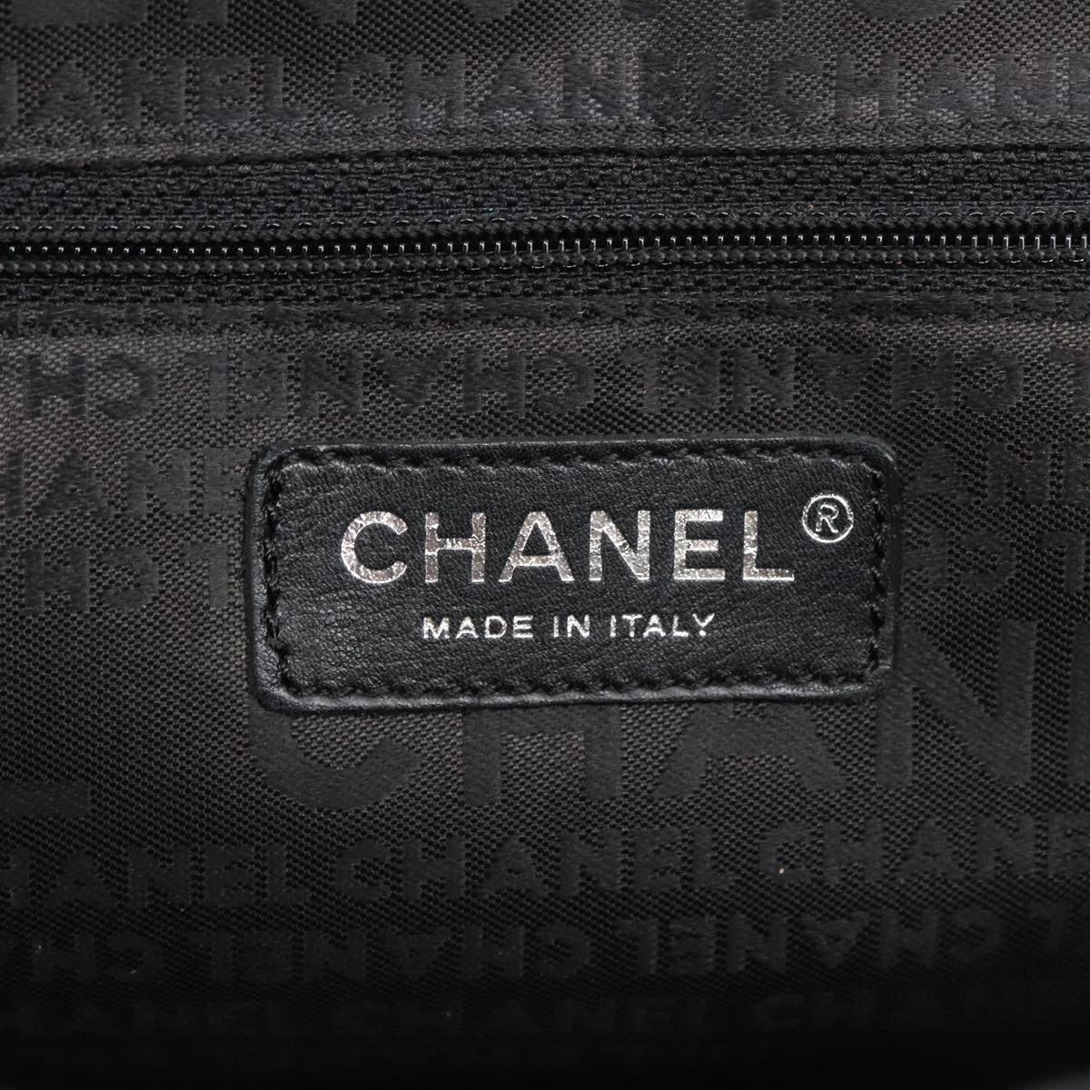 Chanel Camellia Messenger Tweed Purple Canvas Shoulder Bag Bag (Pre-Owned)