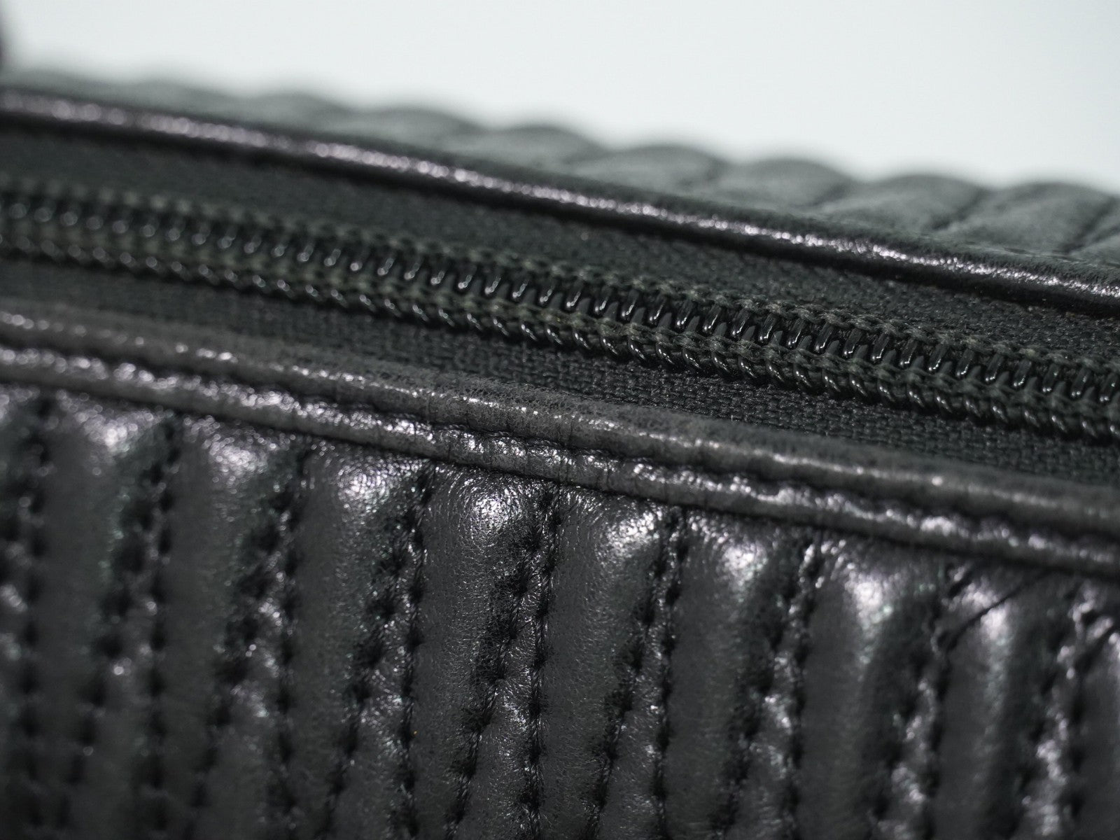 Bally Vintage Quilted Leather Black Leather Handbag (Pre-Owned)