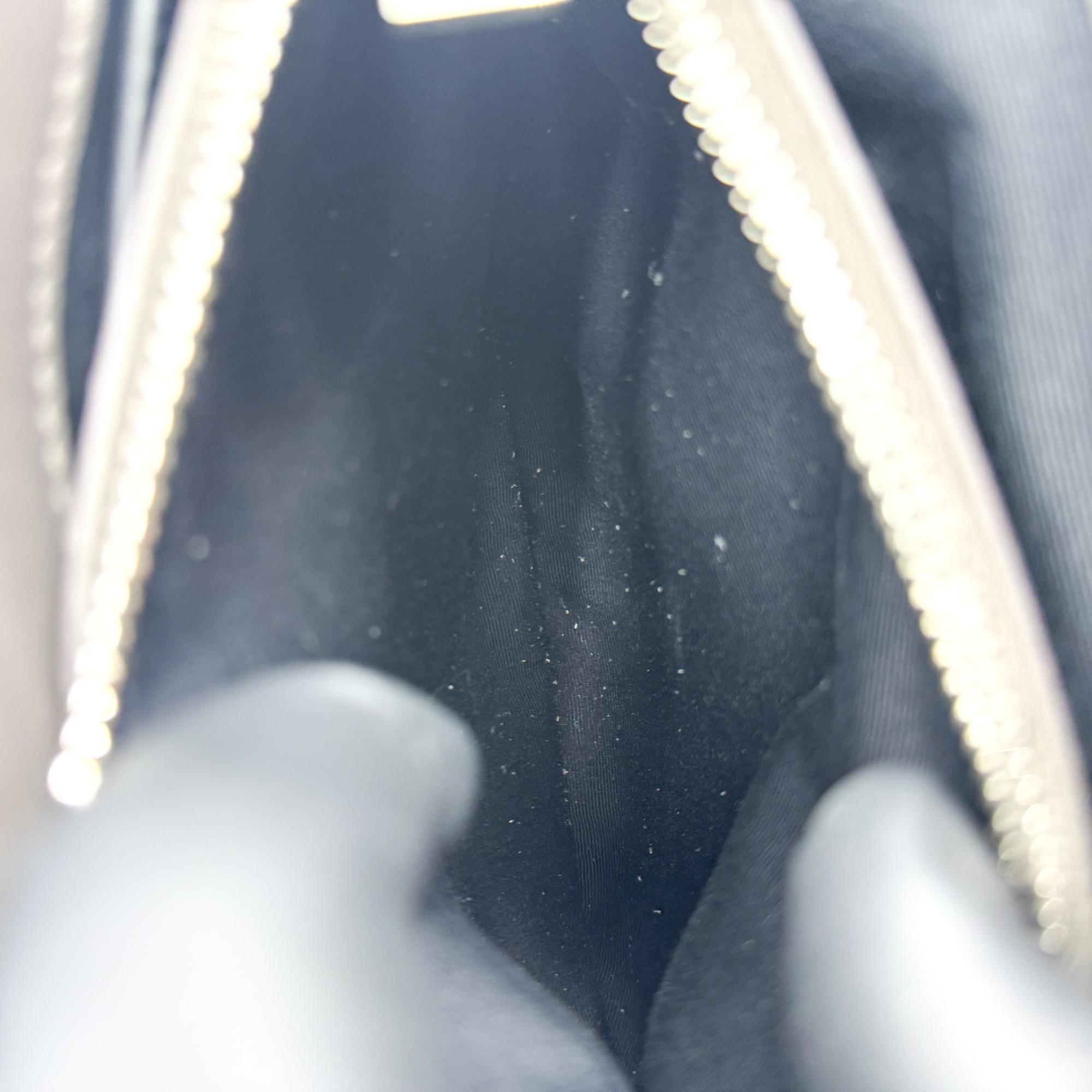 Saint Laurent Loulou Top Handle Matelasse Chevron Leather Black Leather Handbag (Pre-Owned)
