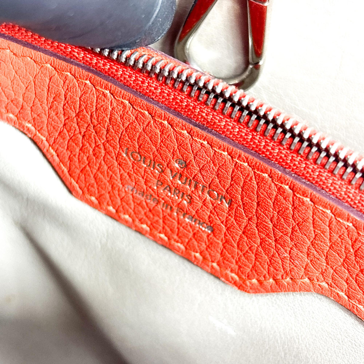 Louis Vuitton Capucines Leather Red Leather Handbag (Pre-Owned)