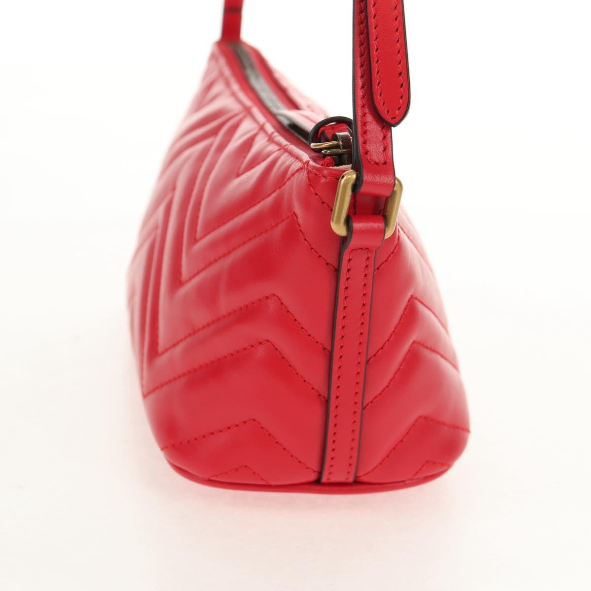 Gucci Gg Marmont Pochette Shoulder Matelasse Leather Red Leather Clutche & Pouche Bag (Pre-Owned)