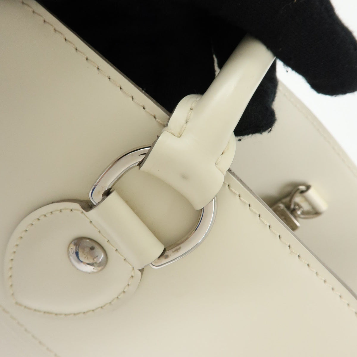 Louis Vuitton Passy Epi Leather White Leather Tote Bag Bag (Pre-Owned)