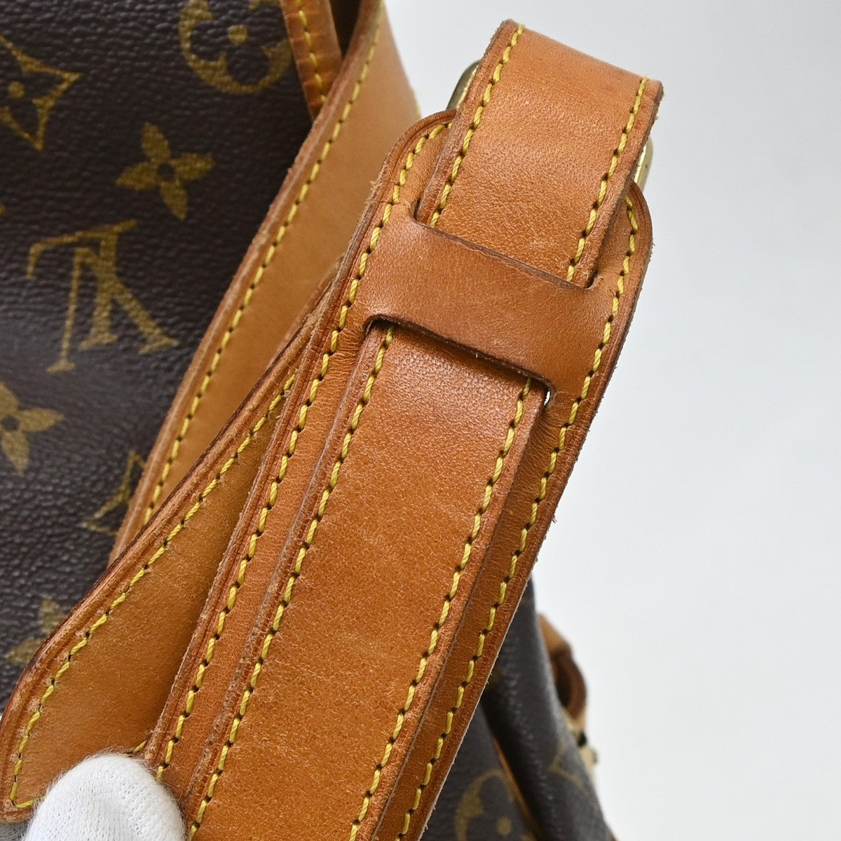 Louis Vuitton Saumur Monogram Canvas Brown Canvas Shoulder Bag Bag (Pre-Owned)
