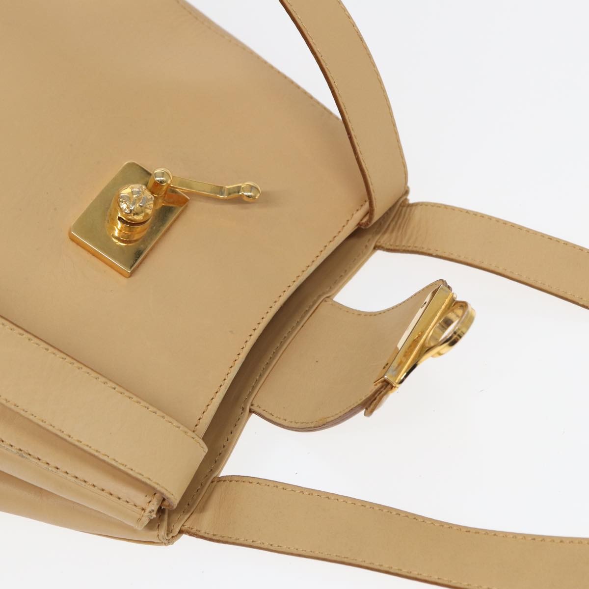Salvatore Ferragamo Vintage Leather Beige Leather Shoulder Bag Bag (Pre-Owned)