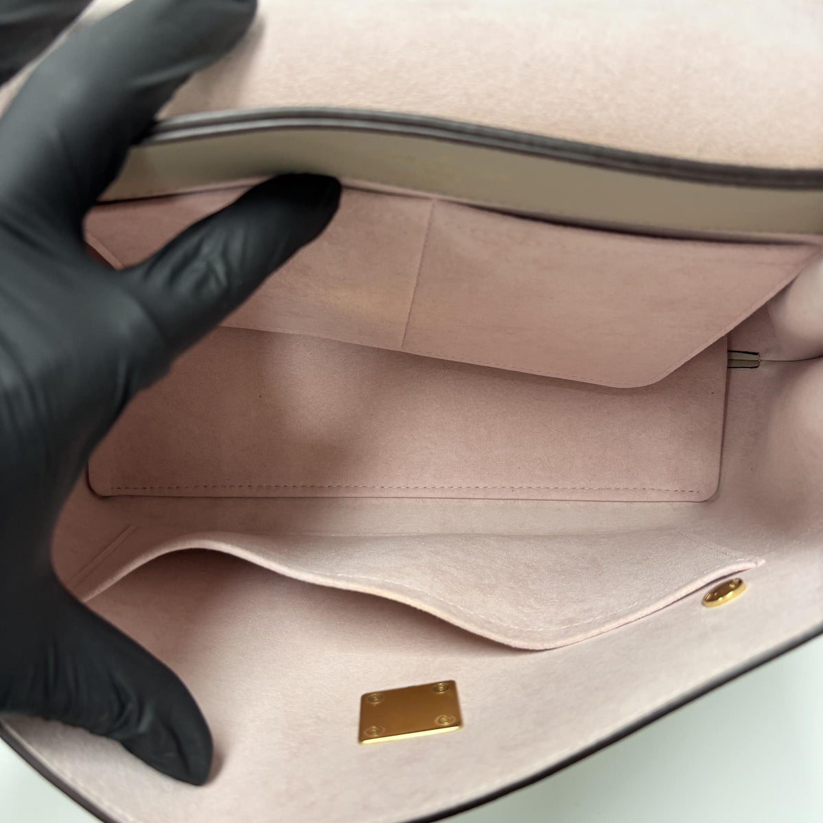 Louis Vuitton Lockme Ever Leather Beige Leather Handbag (Pre-Owned)
