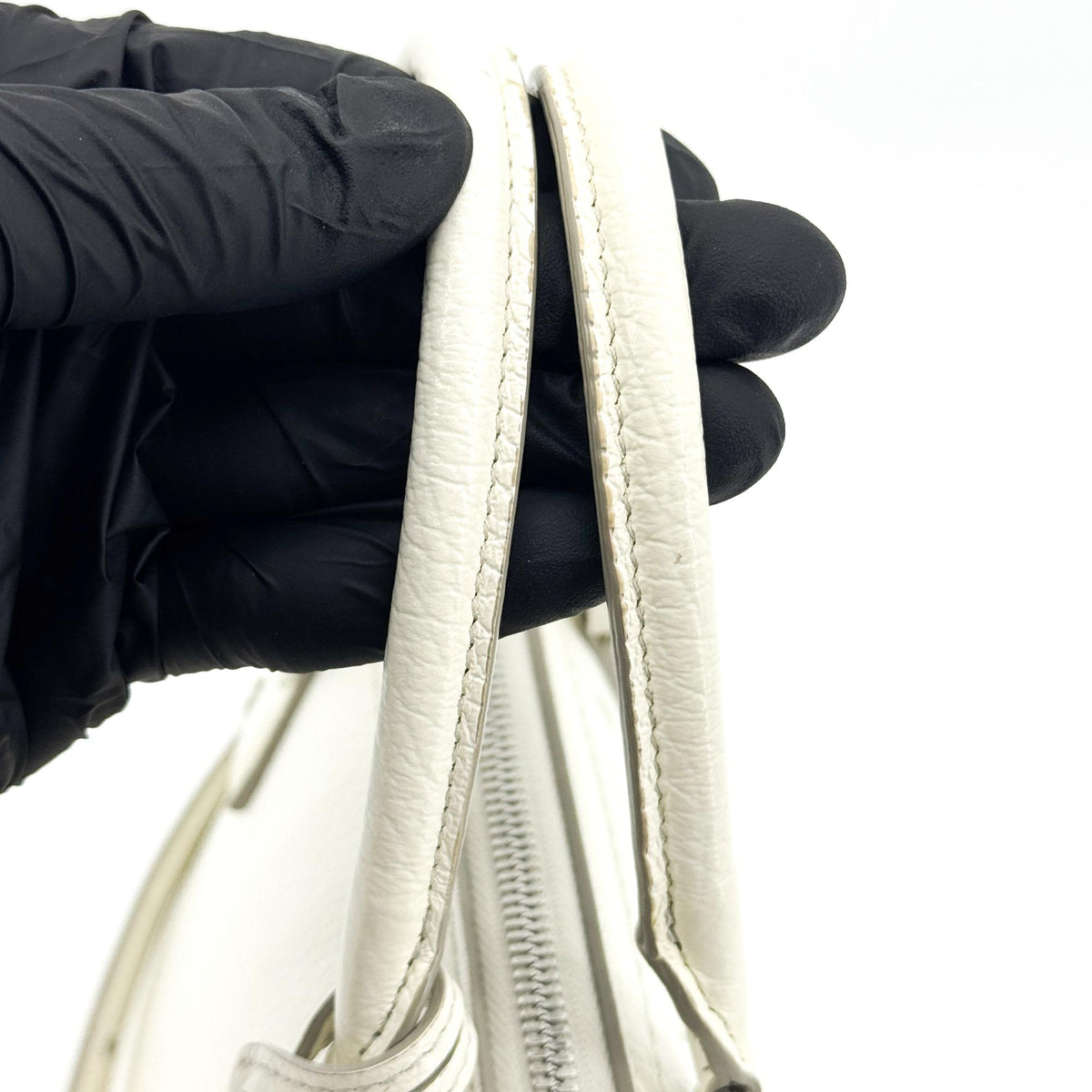 Maison Margiela Femme Micro Sac 5Ac Leather White Leather Shoulder Bag Bag (Pre-Owned)