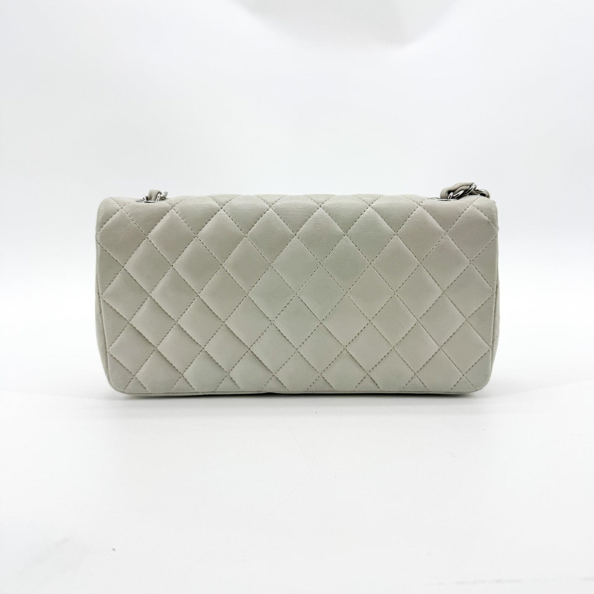 Chanel Classic Single Flap Bag Quilted Lambskin White Leather Shoulder Bag Bag (Pre-Owned)