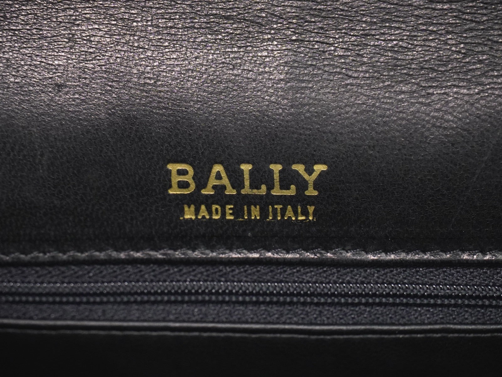 Bally Vintage Quilted Leather Black Leather Handbag (Pre-Owned)
