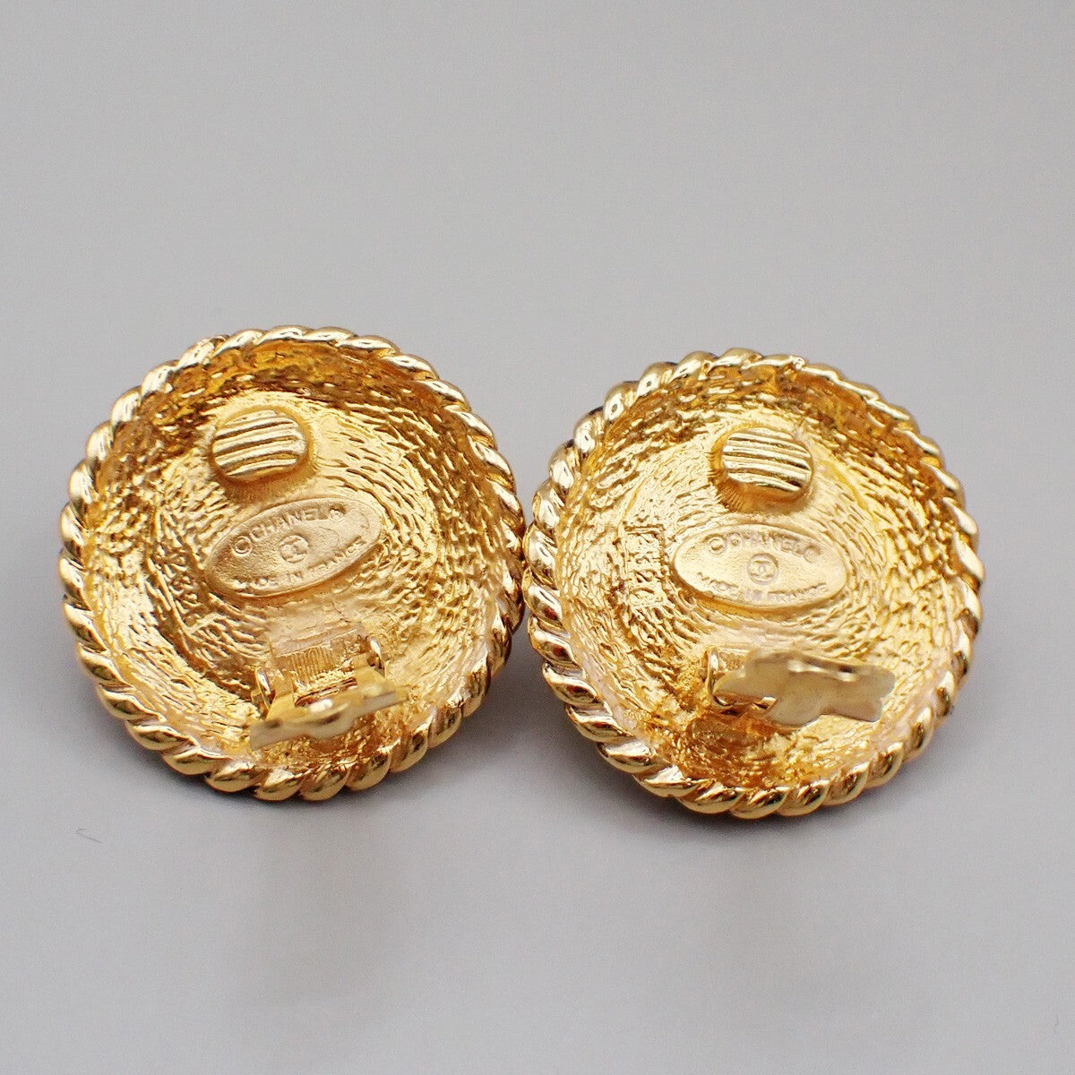 Chanel Vintage Round Chain Clip-On Metal With Faux Pearl Gold Gold_Plated Earrings Jewelry (Pre-Owned)