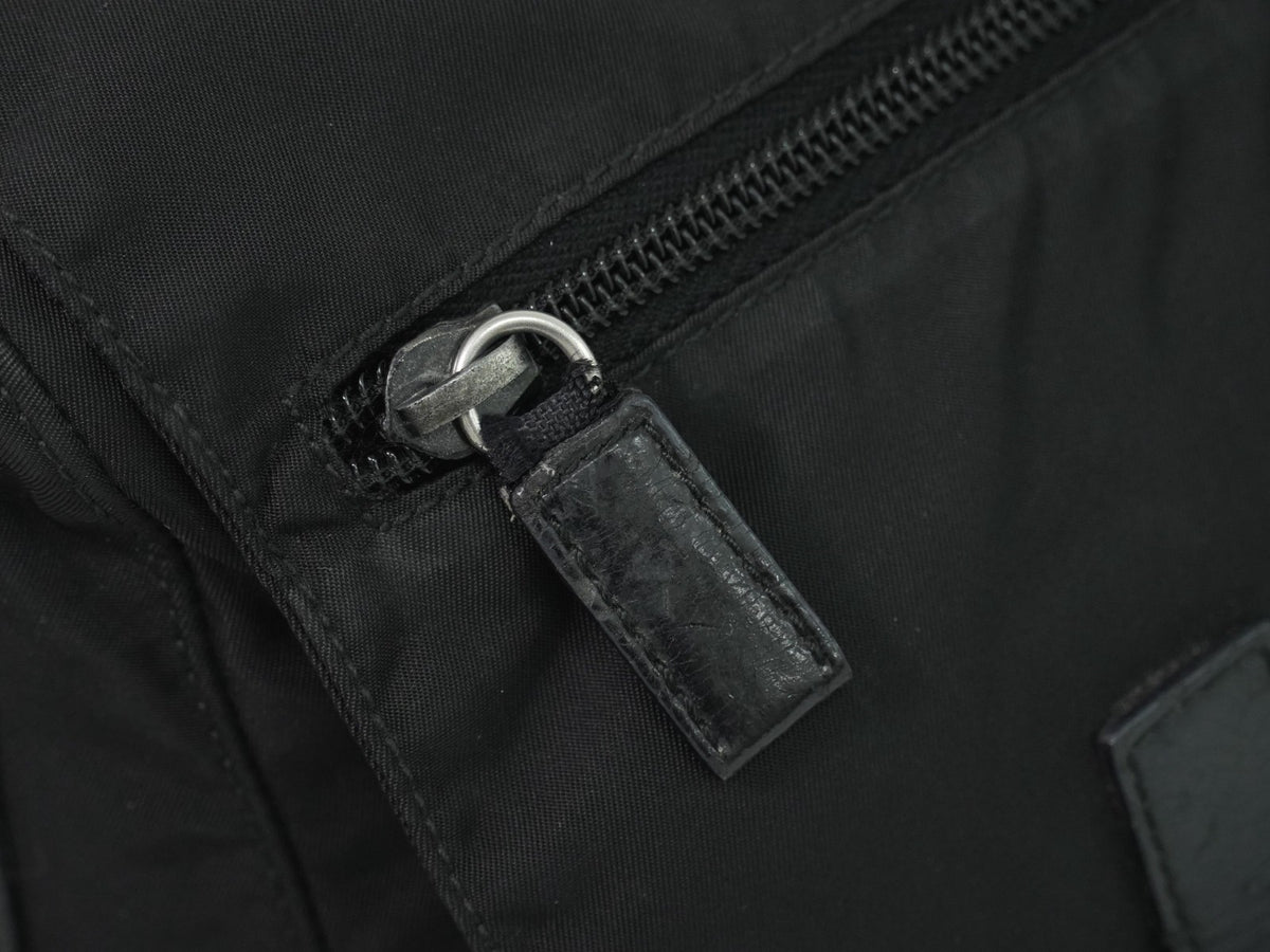 Prada Zip Buckle Messenger Tessuto Black Nylon Shoulder Bag Bag (Pre-Owned)