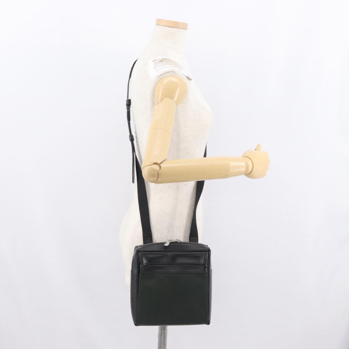 Louis Vuitton Sayan Messenger Taiga Leather And Canvas Black Leather Shoulder Bag Bag (Pre-Owned)