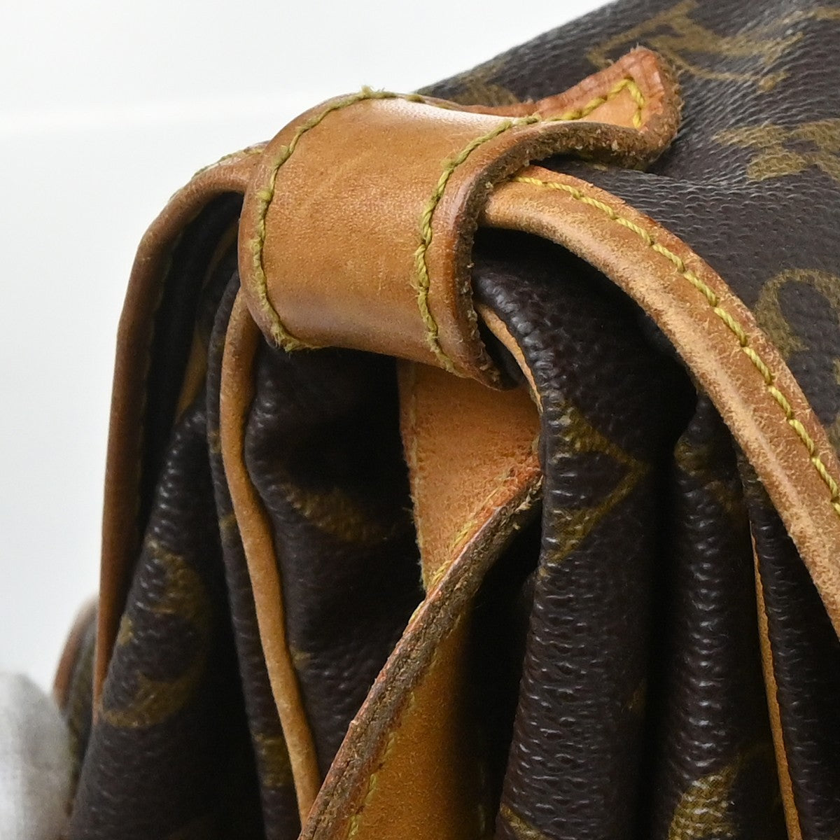 Louis Vuitton Saumur Monogram Canvas Brown Canvas Shoulder Bag Bag (Pre-Owned)