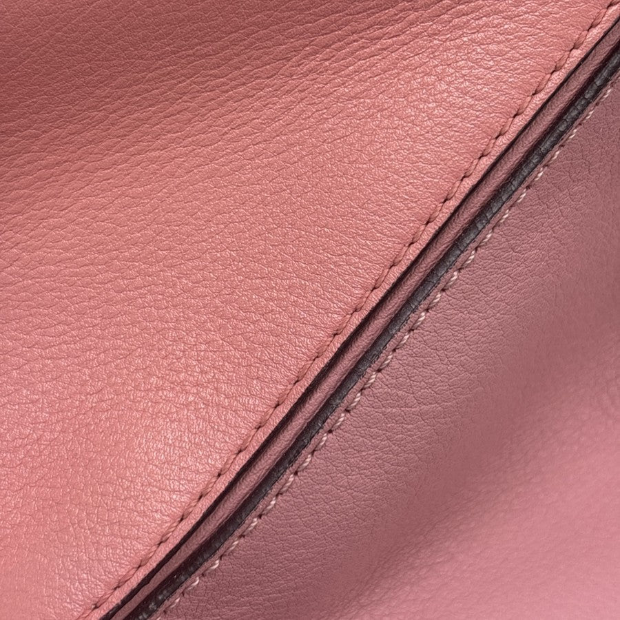 Loewe Puzzle Leather Pink Leather Handbag (Pre-Owned)