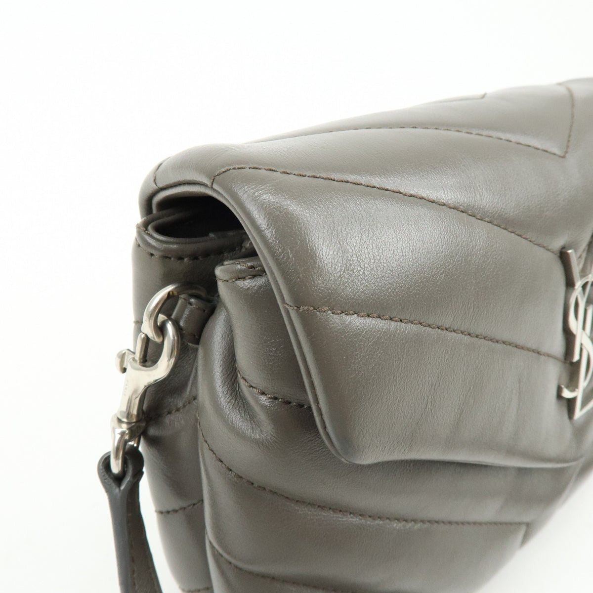 Saint Laurent Loulou Matelasse Chevron Leather Gray Leather Shoulder Bag Bag (Pre-Owned)