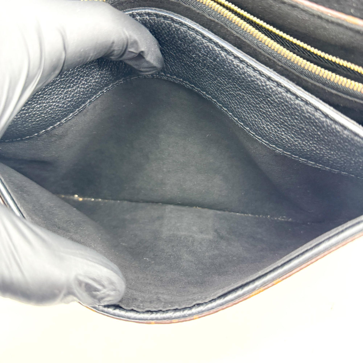Louis Vuitton Pallas Chain Monogram Canvas And Calfskin Black Canvas Shoulder Bag Bag (Pre-Owned)