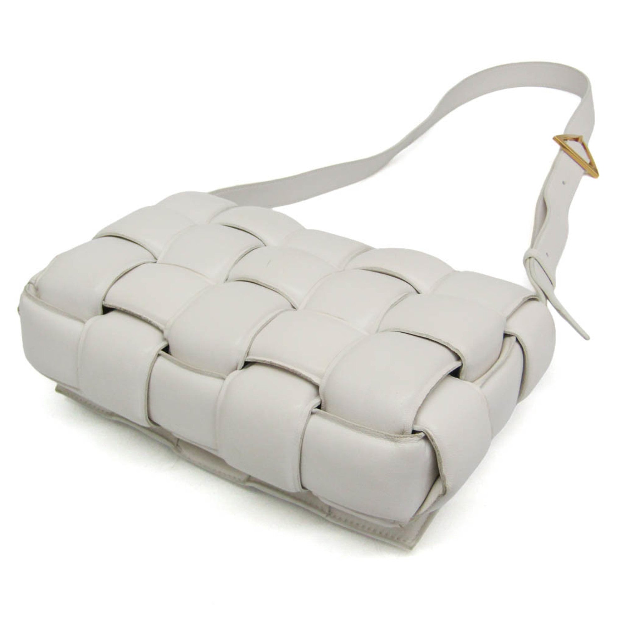 Bottega Veneta Cassette Chain Padded Maxi Intrecciato Leather White Leather Shoulder Bag Bag (Pre-Owned)