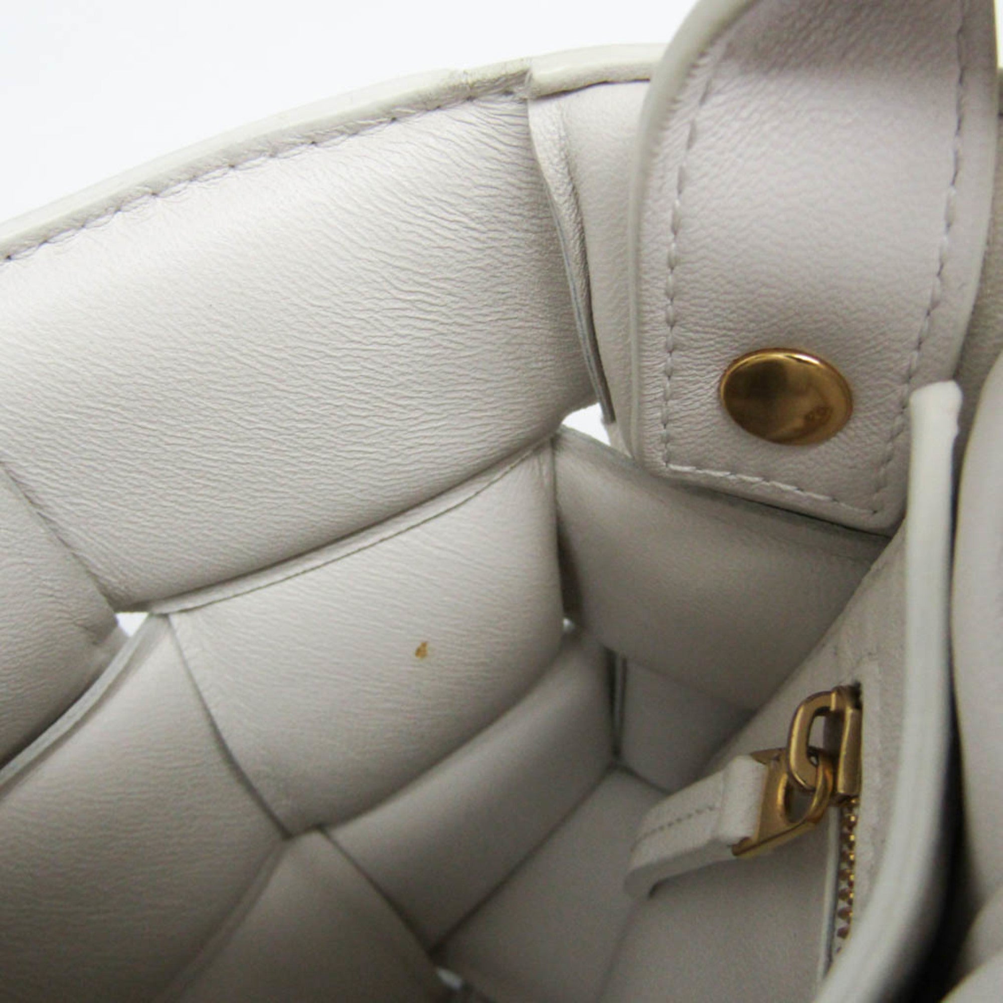 Bottega Veneta Cassette Chain Padded Maxi Intrecciato Leather White Leather Shoulder Bag Bag (Pre-Owned)