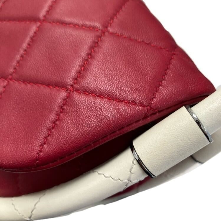 Chanel Hula Hoop Quilted Lambskin Red Leather Handbag (Pre-Owned)