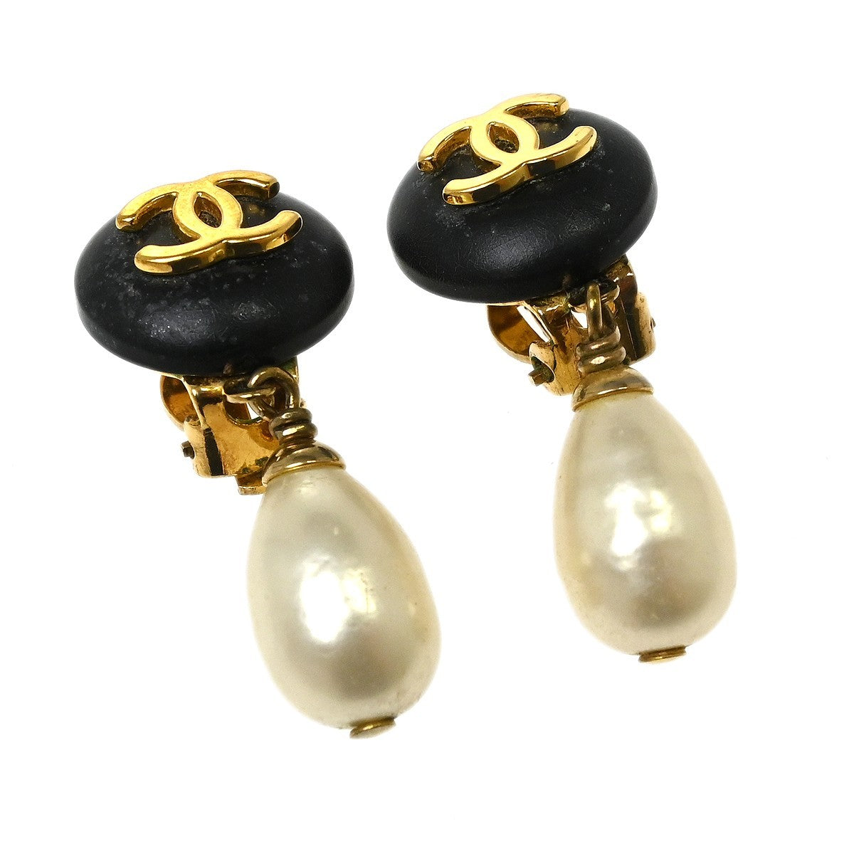 Chanel Vintage Round Cc Dangle Clip-On Metal With Faux Pearl Gold Gold_Plated Earrings Jewelry (Pre-Owned)