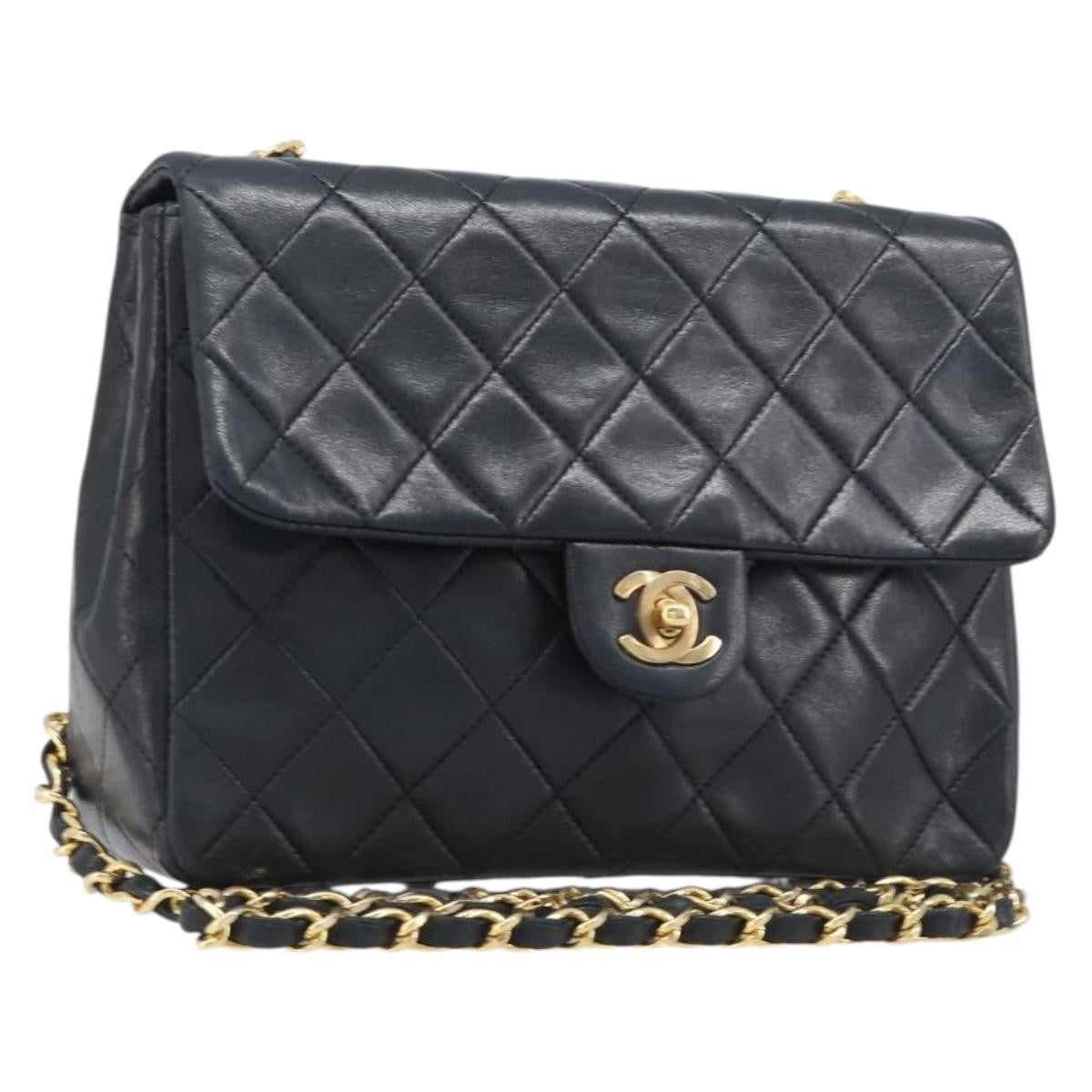 Chanel Vintage Cc Chain Flap Quilted Leather Black Leather Handbag (Pre-Owned)