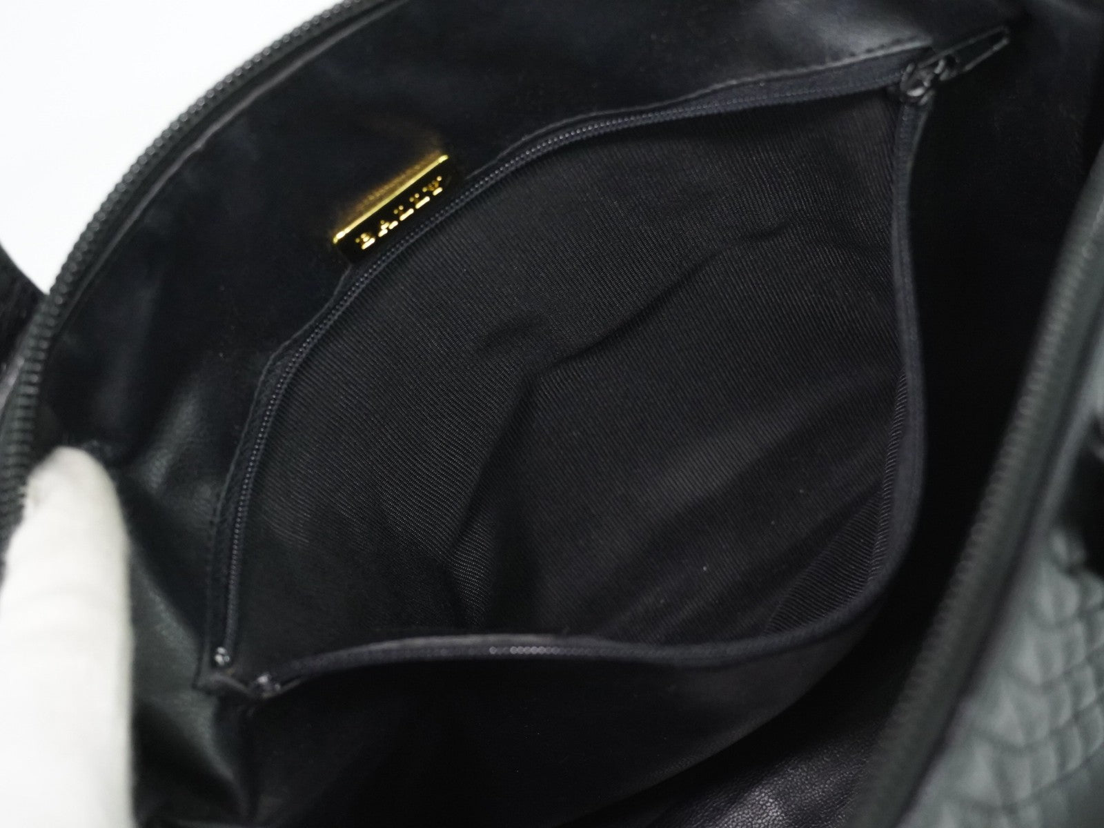 Bally Vintage Quilted Leather Black Leather Handbag (Pre-Owned)