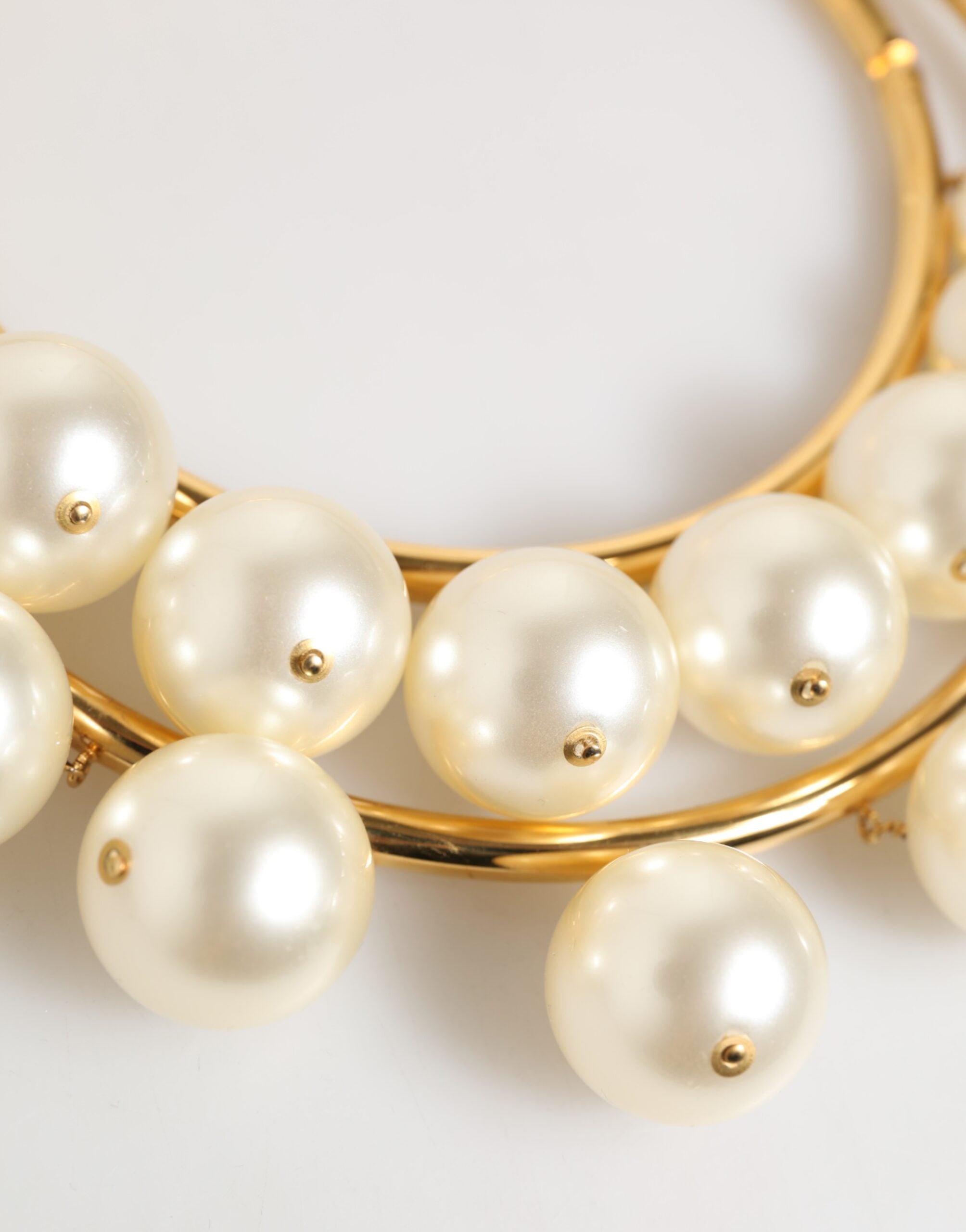 Dolce & Gabbana Gold Brass Faux Pearl Crystal Statement Luxury Jewelry Women's Necklace (Pre-Owned)