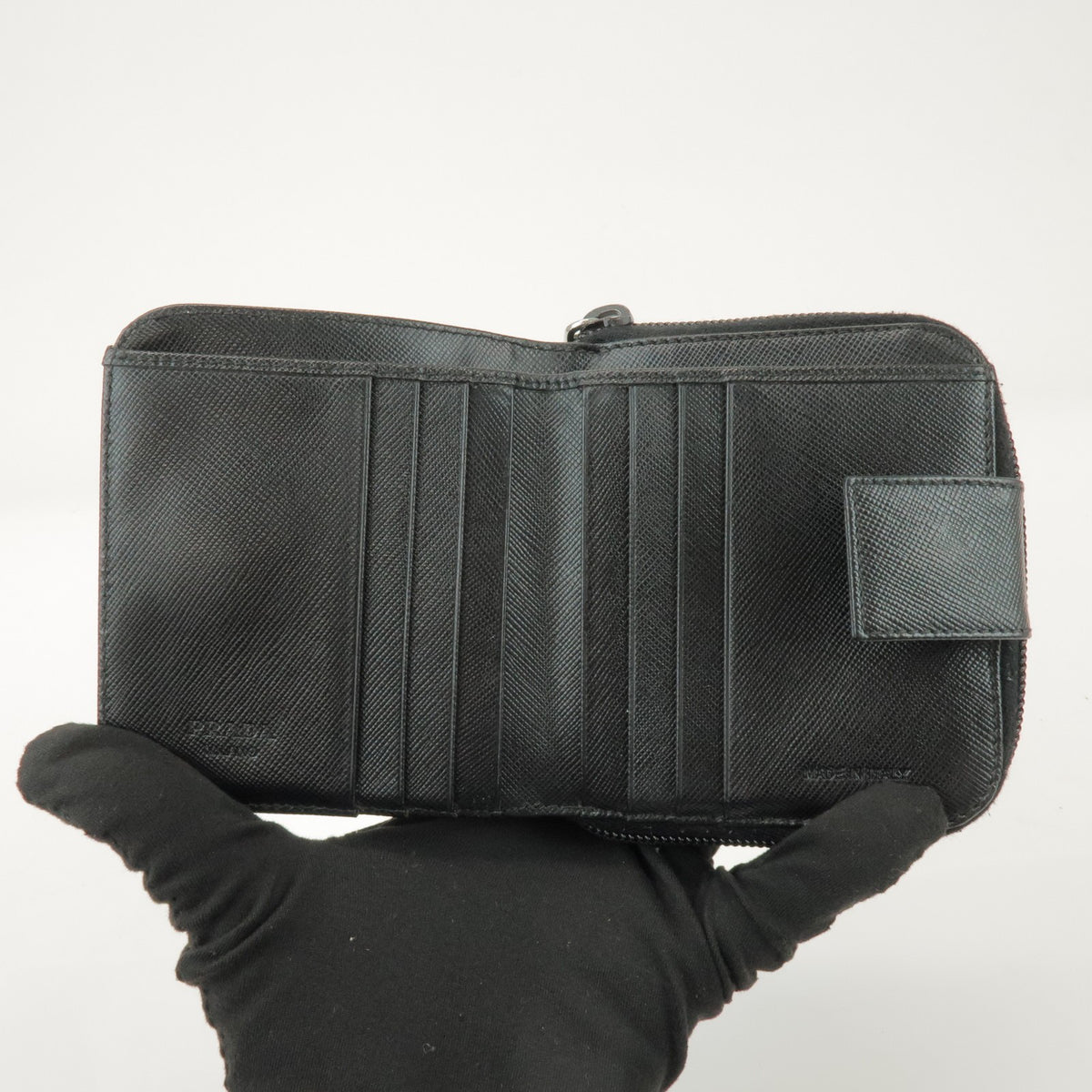 Prada Bifold Zip Around Saffiano Leather Black Leather Wallets Accessory (Pre-Owned)