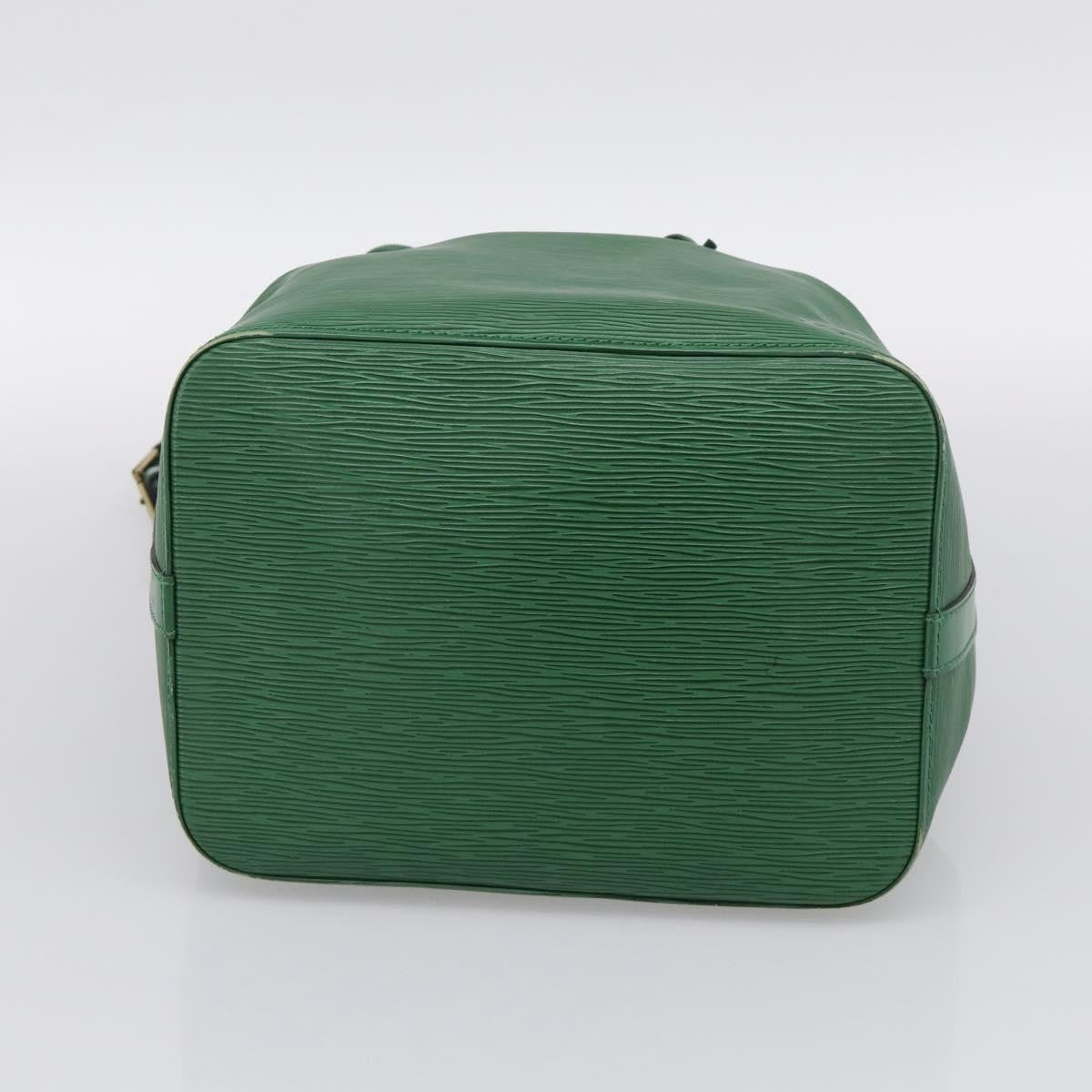 Louis Vuitton Petit Noe Epi Leather Green Leather Handbag (Pre-Owned)
