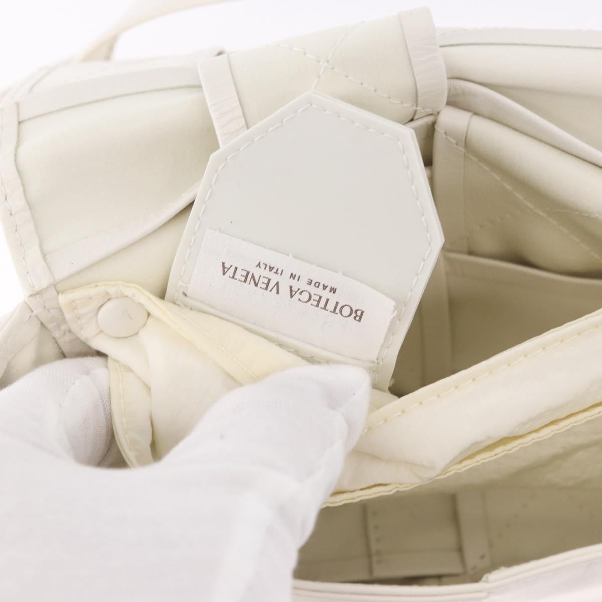 Bottega Veneta Cassette Belt Maxi Intrecciato Leather White Leather Clutche & Pouche Bag (Pre-Owned)