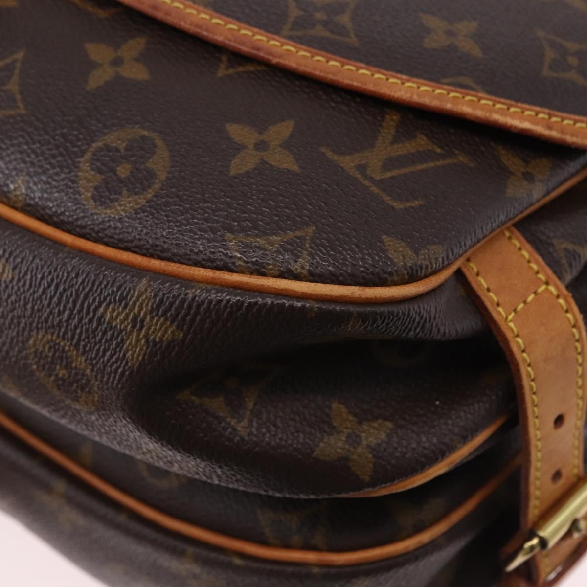 Louis Vuitton Saumur Monogram Brown Canvas Shoulder Bag Bag (Pre-Owned)