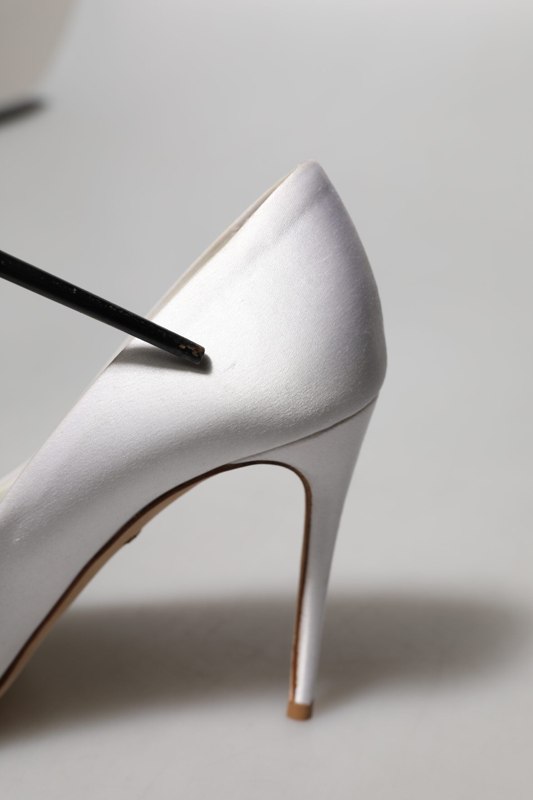 Dolce & Gabbana White Crystals Peep Toe Satin Pumps Women's Shoes (Pre-Owned)
